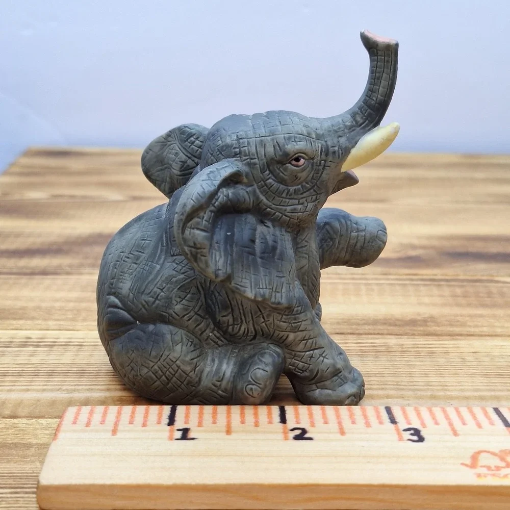 Baby Elephant Gray‎ sitting Trunk up Tusk Pink tongue 3.5